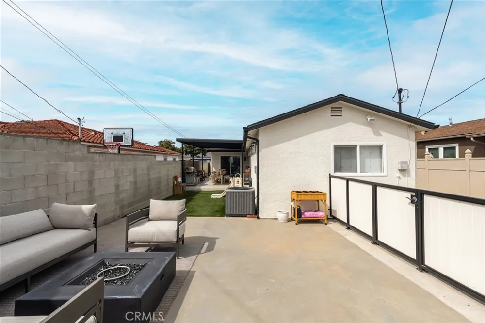4922 W 137th Street Hawthorne, CA 90250