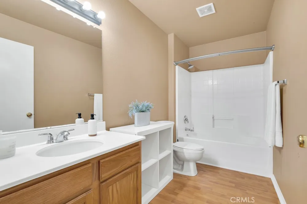 13232 Mira Mar Drive Sylmar, CA 91342