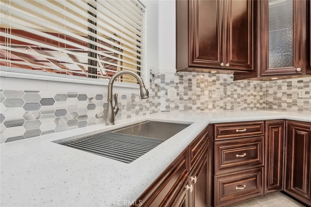 6501 Ambergrove Bakersfield, CA 93313