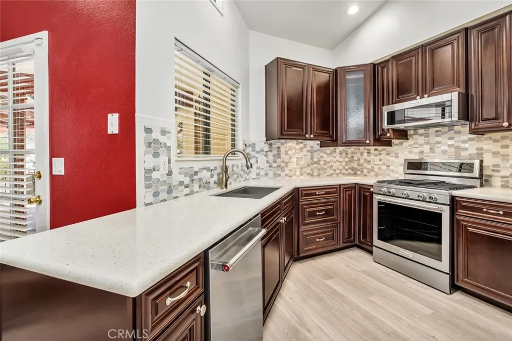 6501 Ambergrove Bakersfield, CA 93313