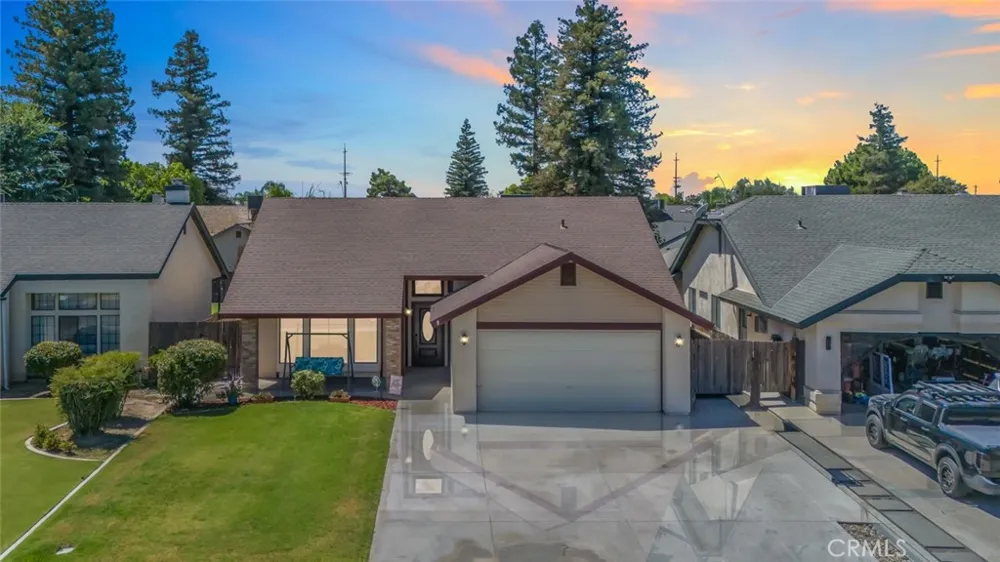 6501 Ambergrove Bakersfield, CA 93313