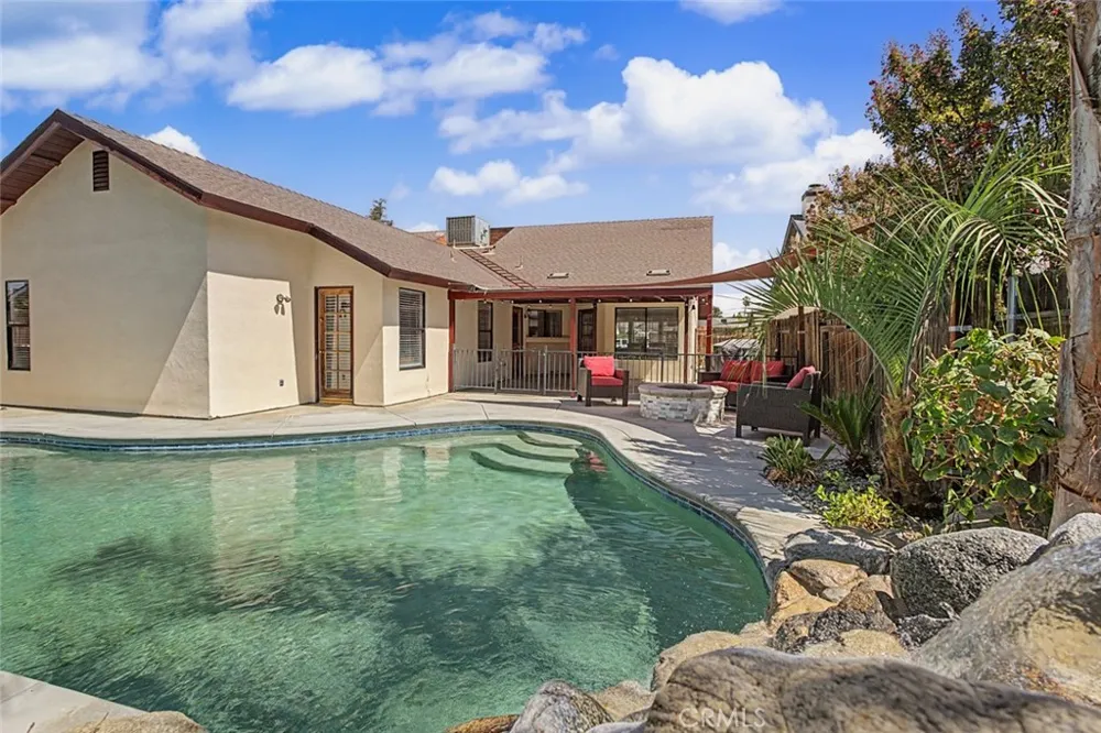 6501 Ambergrove Bakersfield, CA 93313