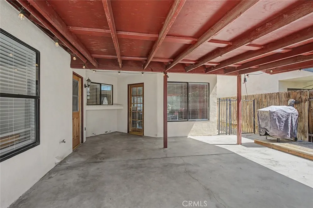 6501 Ambergrove Bakersfield, CA 93313