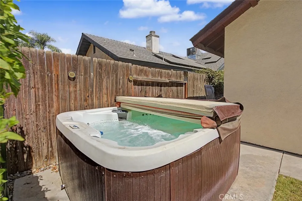 6501 Ambergrove Bakersfield, CA 93313