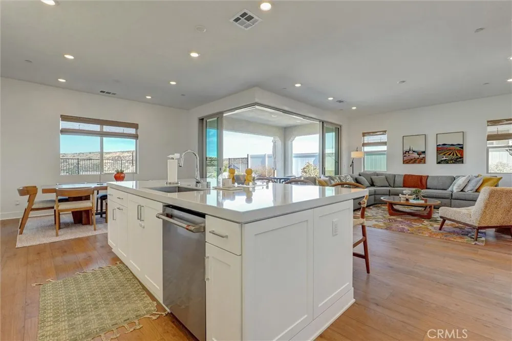 29455 Corte Halcon Valencia, CA 91354