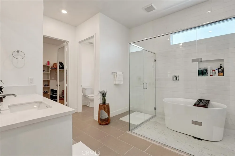 29455 Corte Halcon Valencia, CA 91354