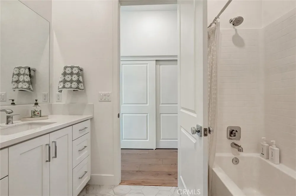 29455 Corte Halcon Valencia, CA 91354