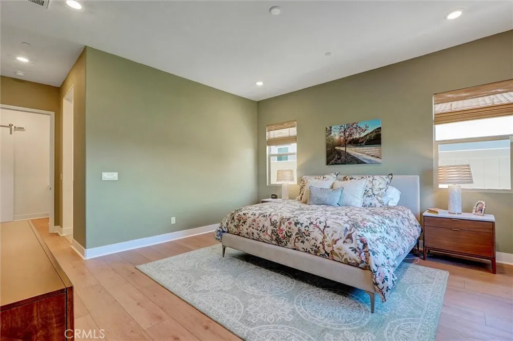 29455 Corte Halcon Valencia, CA 91354