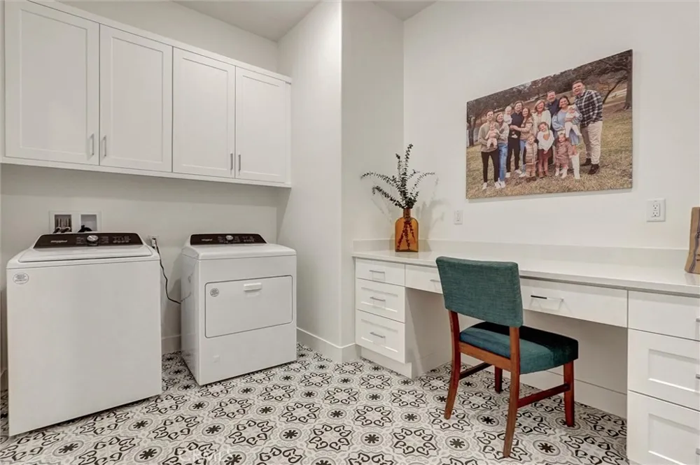 29455 Corte Halcon Valencia, CA 91354