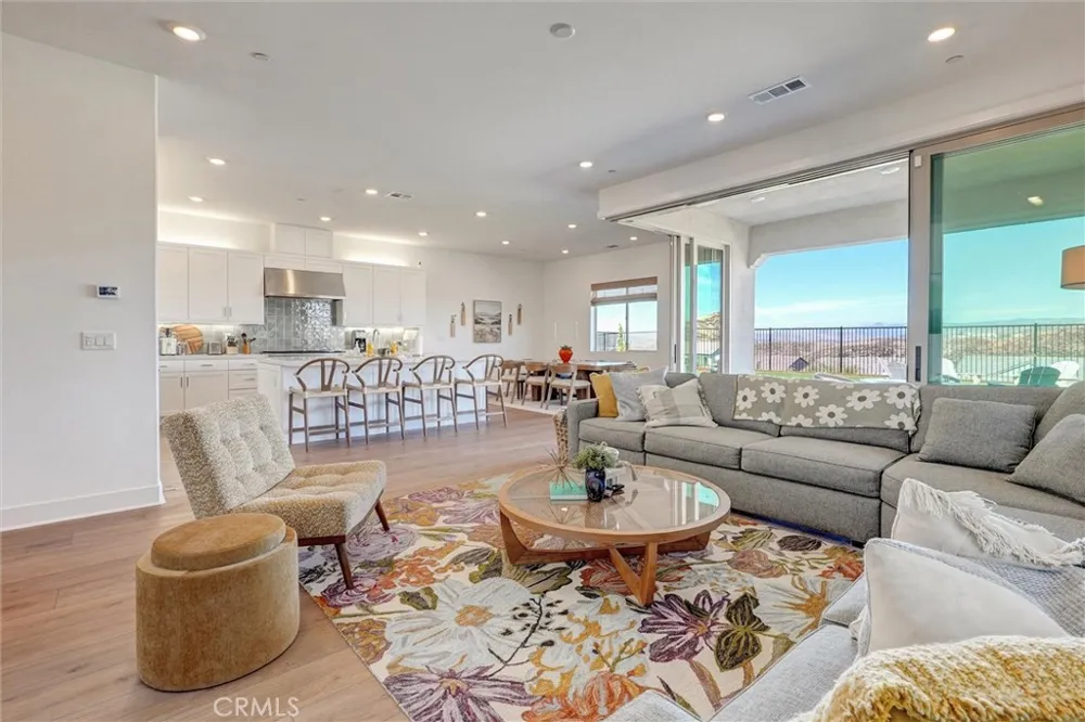 29455 Corte Halcon Valencia, CA 91354