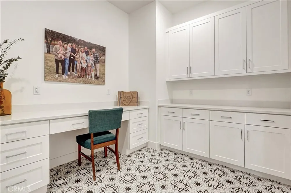 29455 Corte Halcon Valencia, CA 91354