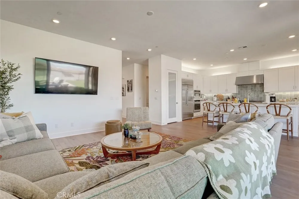 29455 Corte Halcon Valencia, CA 91354