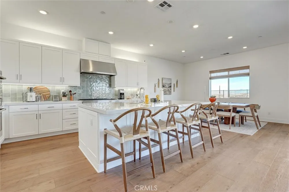 29455 Corte Halcon Valencia, CA 91354