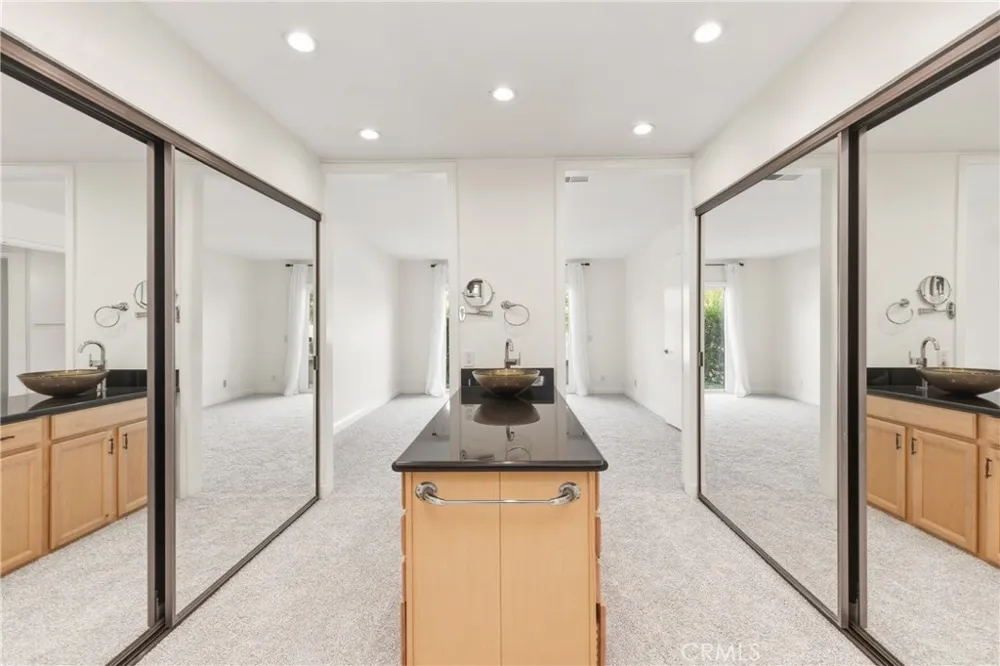 27 Palos #63 Irvine, CA 92612