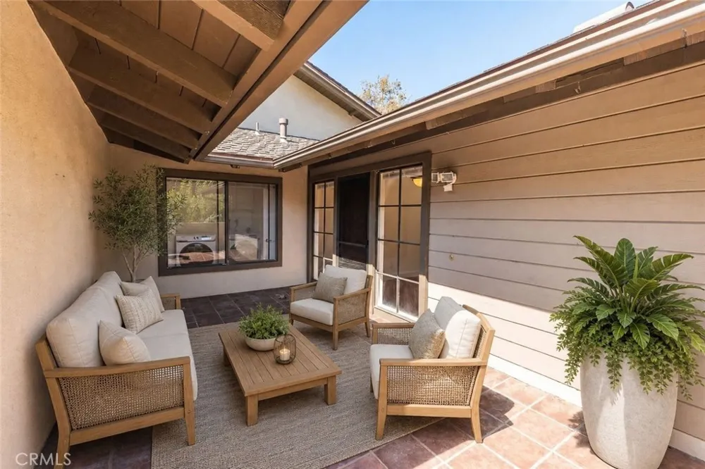 27 Palos #63 Irvine, CA 92612