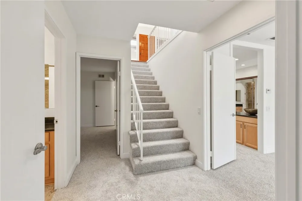 27 Palos #63 Irvine, CA 92612