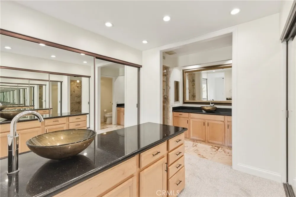27 Palos #63 Irvine, CA 92612