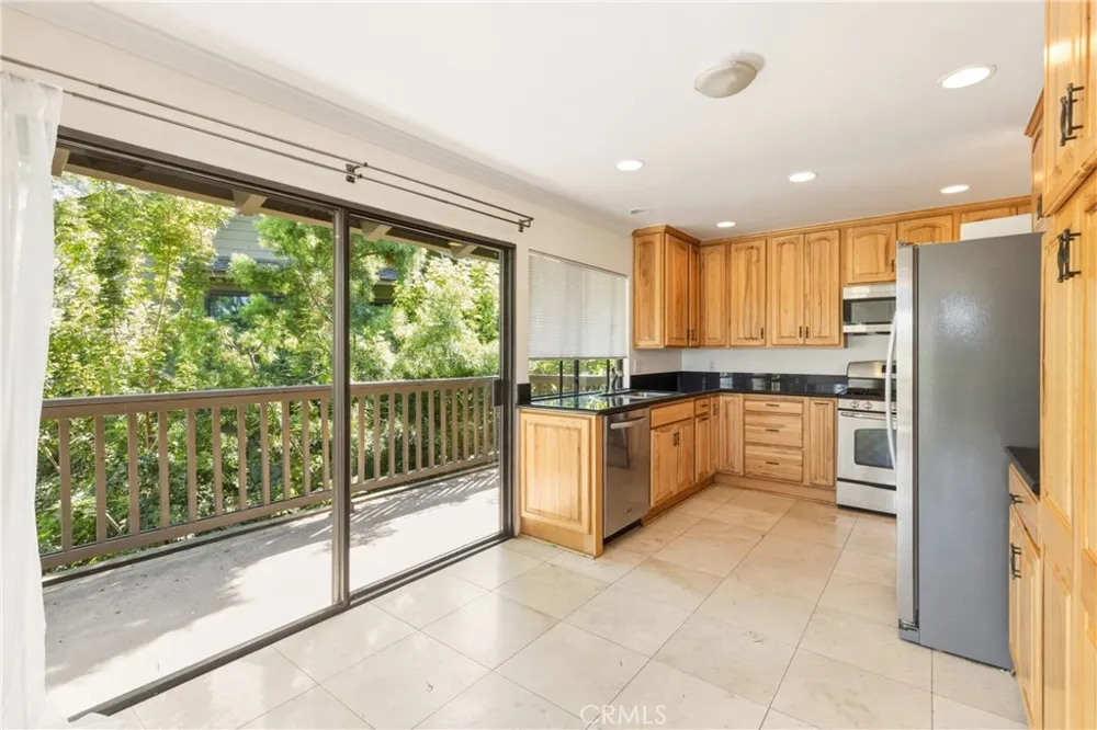 27 Palos #63 Irvine, CA 92612