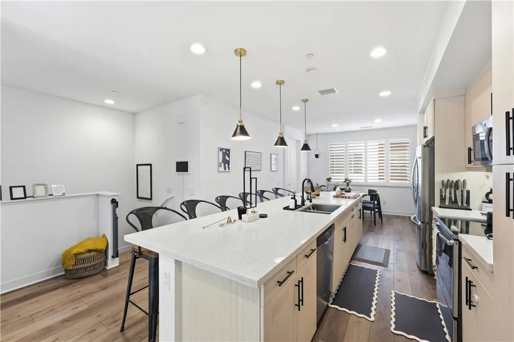 9942 Artesia Boulevard #708 Bellflower, CA 90706