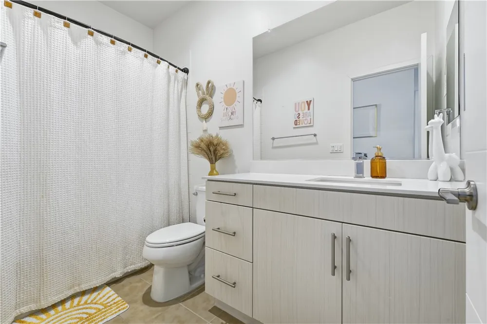 9942 Artesia Boulevard #708 Bellflower, CA 90706
