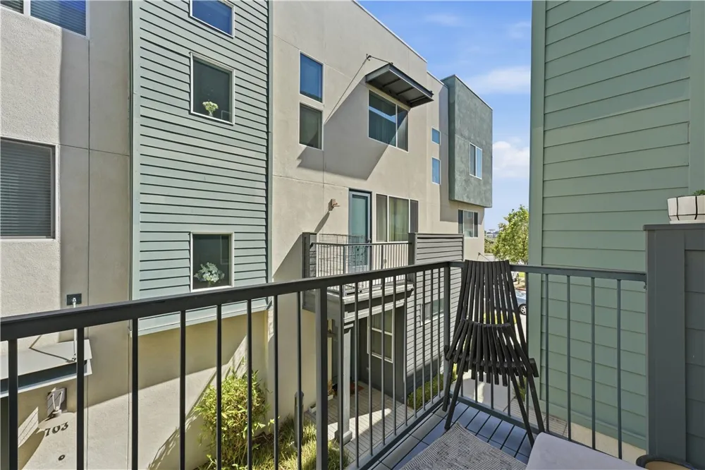 9942 Artesia Boulevard #708 Bellflower, CA 90706
