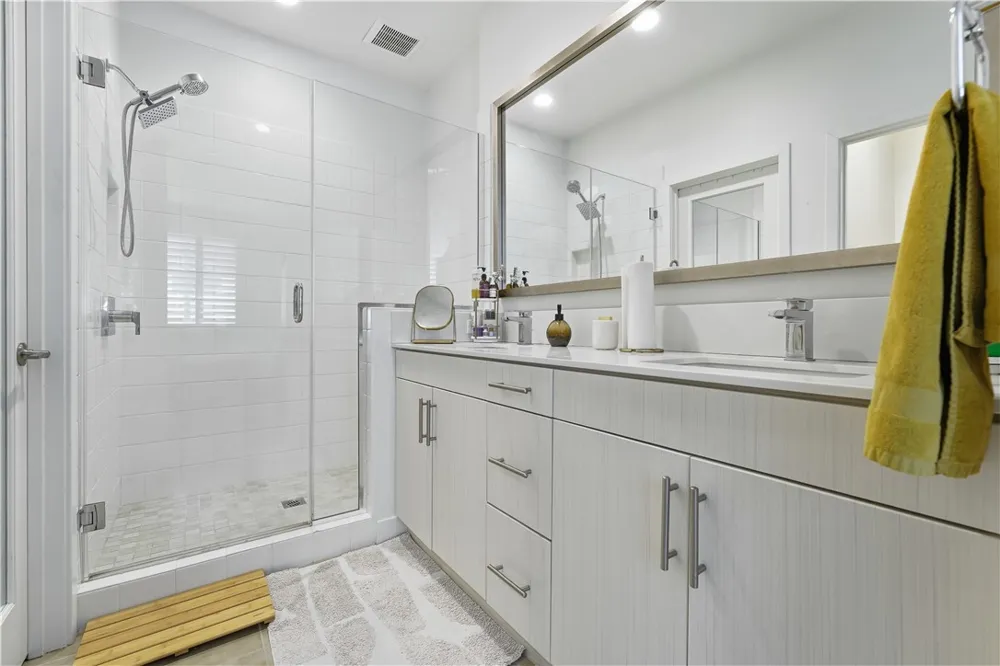 9942 Artesia Boulevard #708 Bellflower, CA 90706