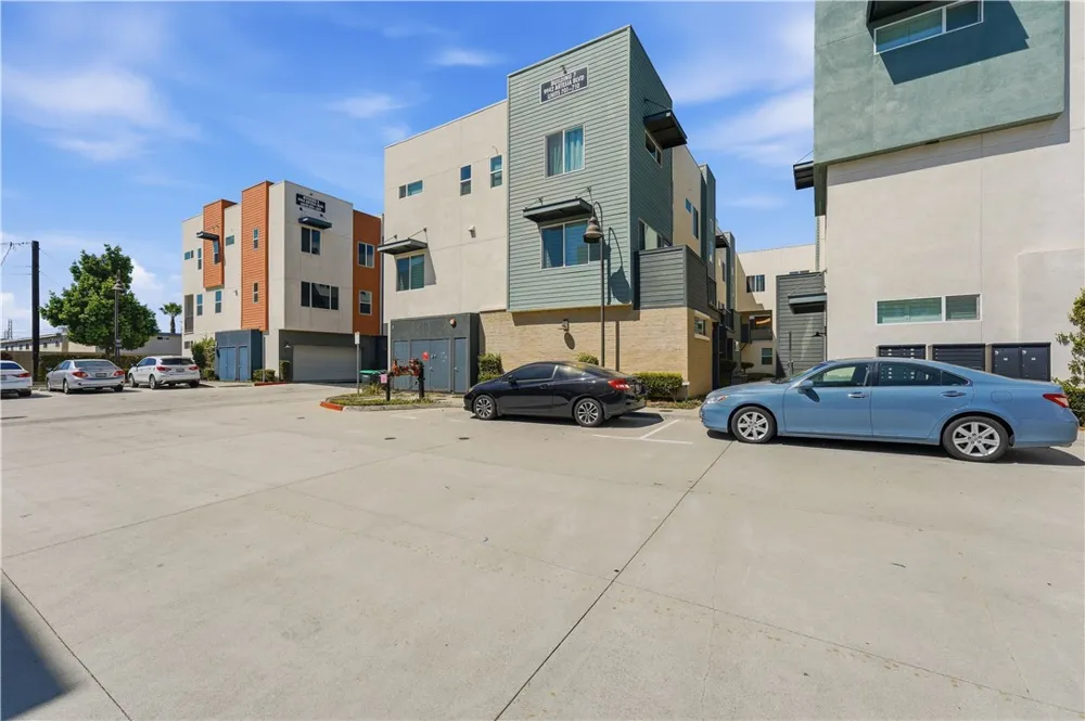 9942 Artesia Boulevard #708 Bellflower, CA 90706