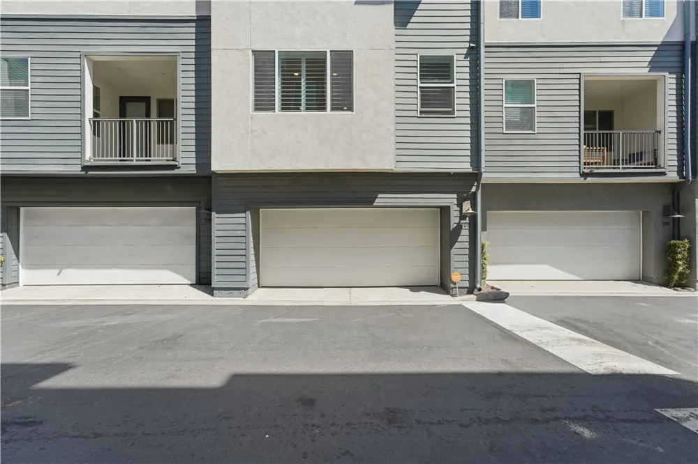 9942 Artesia Boulevard #708 Bellflower, CA 90706