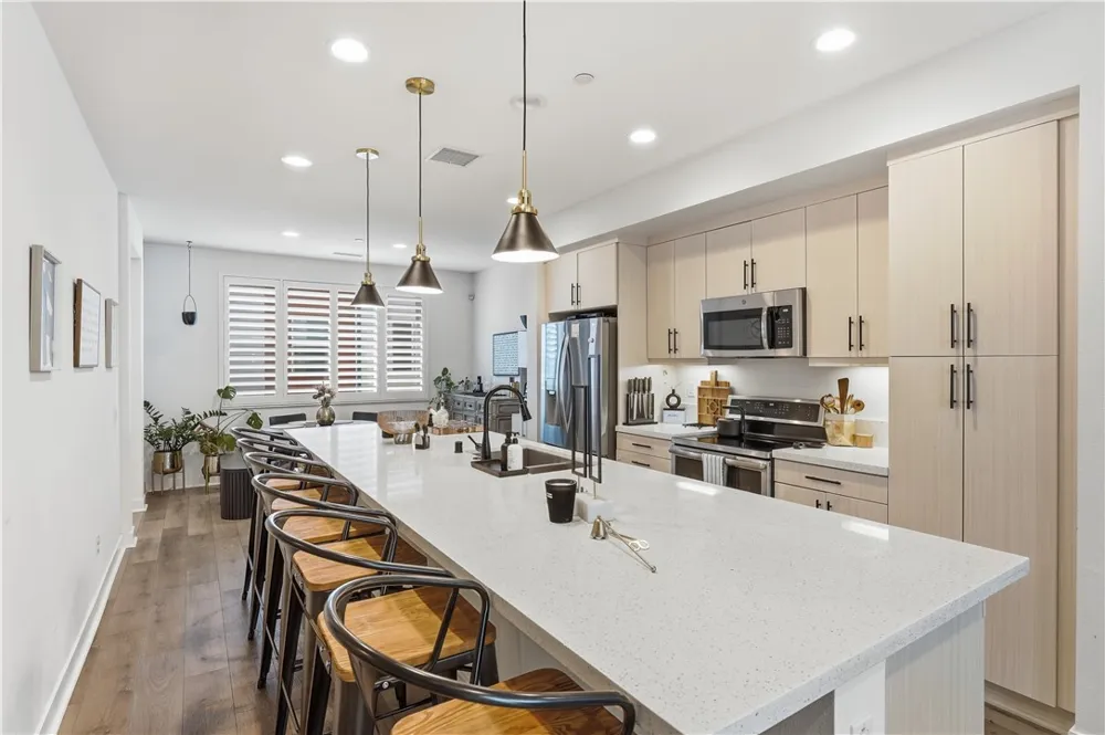 9942 Artesia Boulevard #708 Bellflower, CA 90706