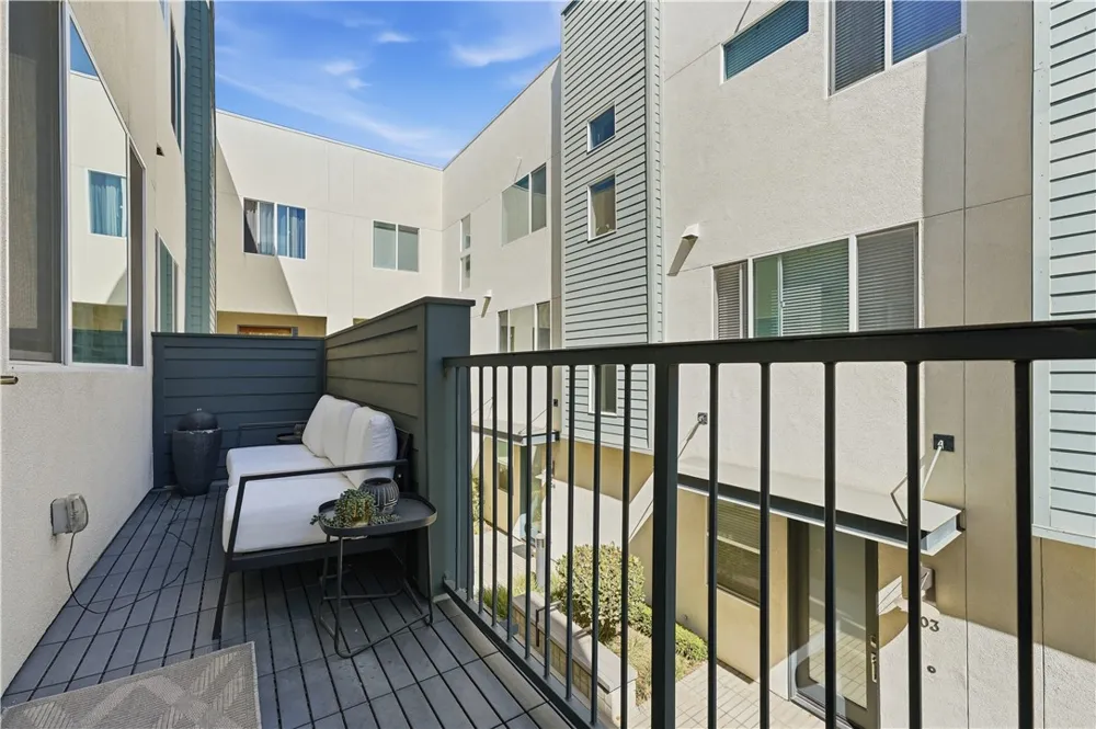 9942 Artesia Boulevard #708 Bellflower, CA 90706