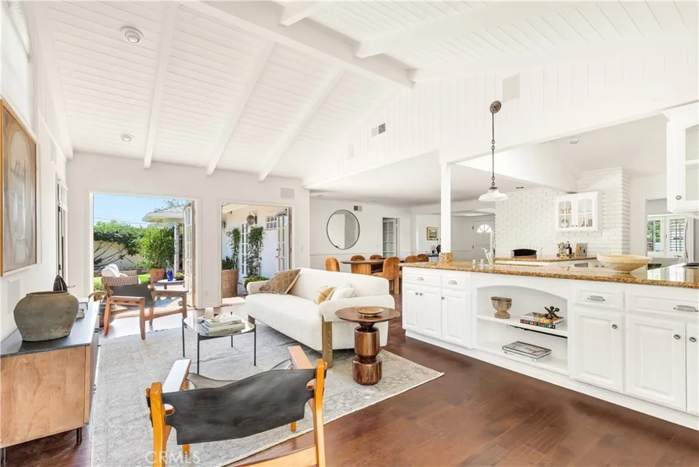 1644 Aliso Avenue Costa Mesa, CA 92627