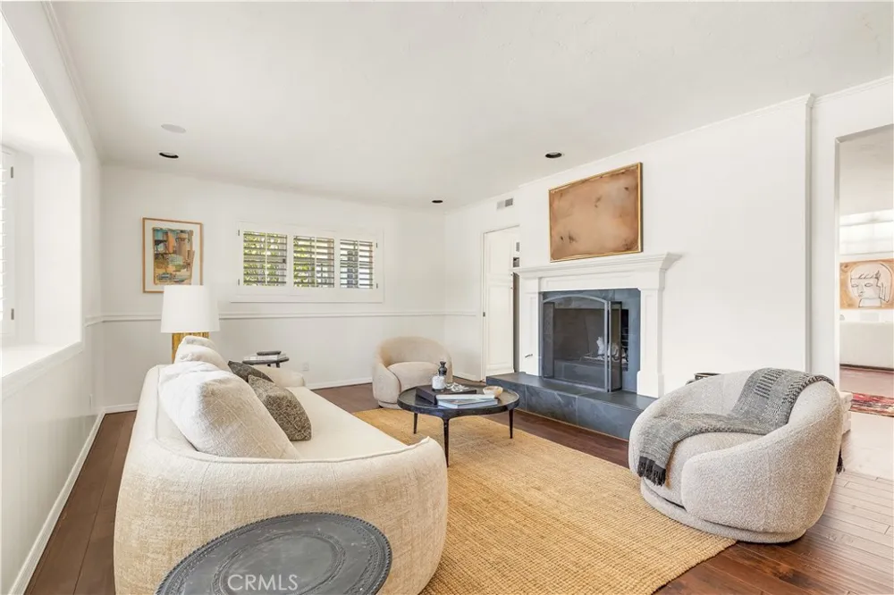 1644 Aliso Avenue Costa Mesa, CA 92627