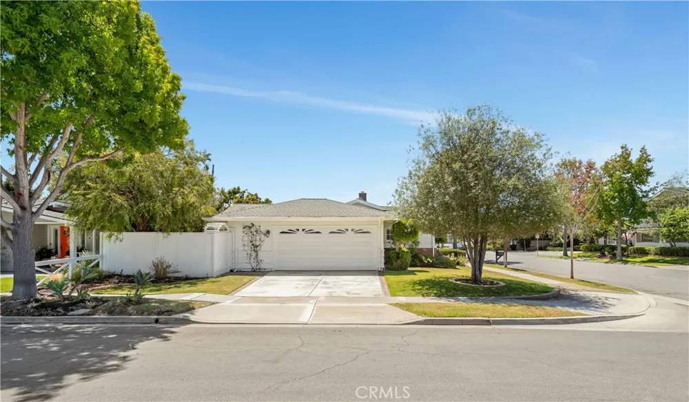 1644 Aliso Avenue Costa Mesa, CA 92627
