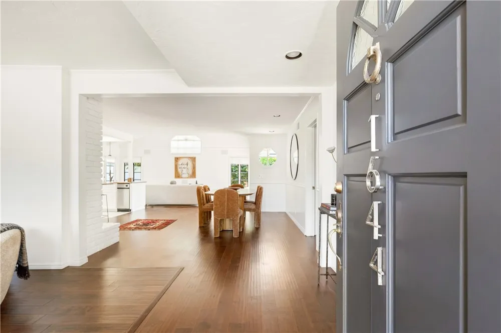 1644 Aliso Avenue Costa Mesa, CA 92627