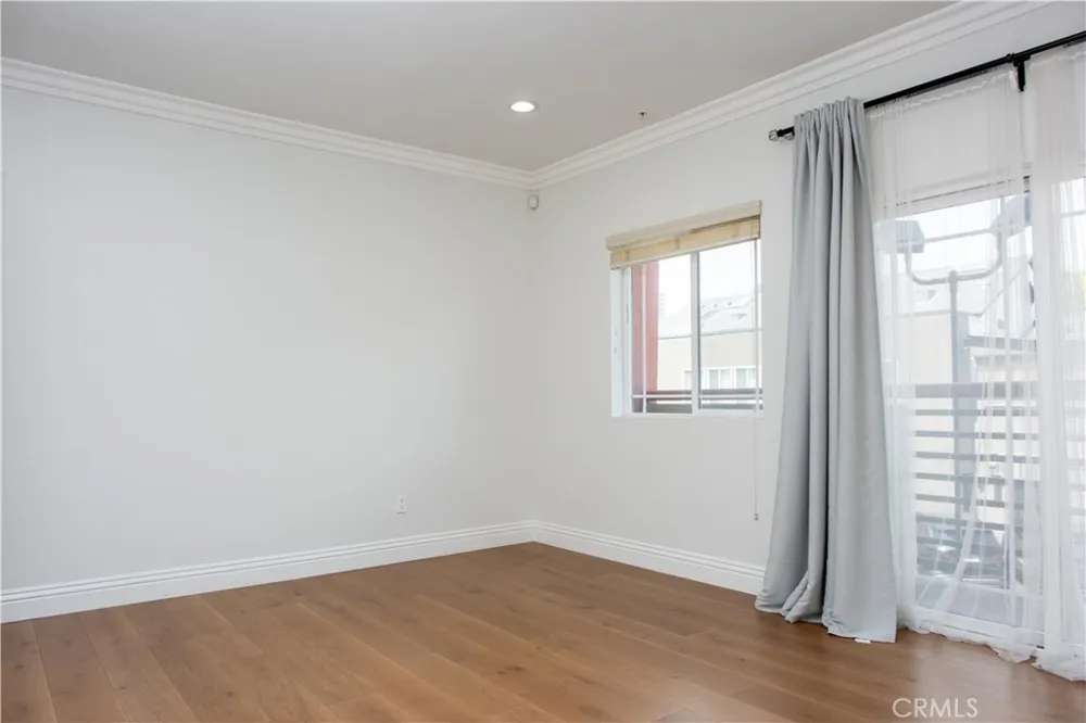 815 S Harvard Boulevard #201 Los Angeles, CA 90005
