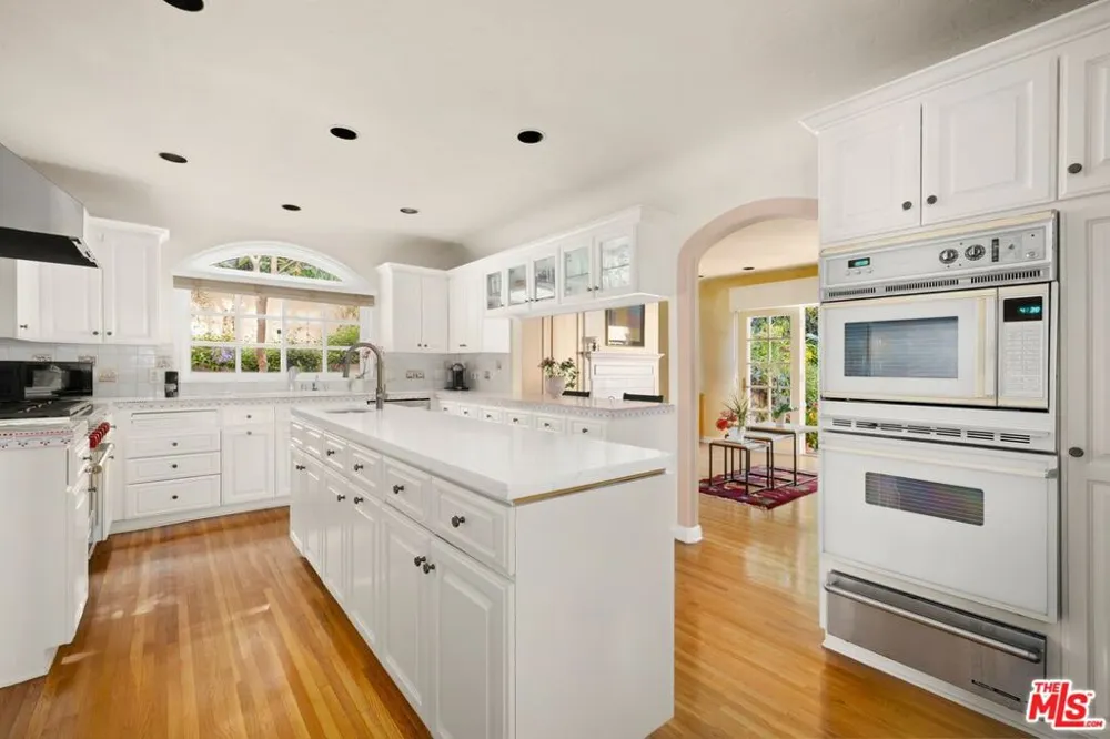 1717 Comstock Avenue Los Angeles, CA 90024
