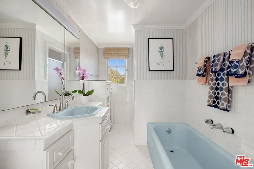 1717 Comstock Avenue Los Angeles, CA 90024