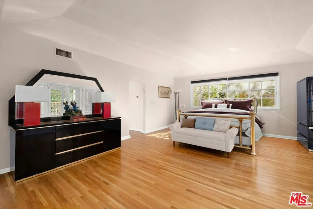 1717 Comstock Avenue Los Angeles, CA 90024