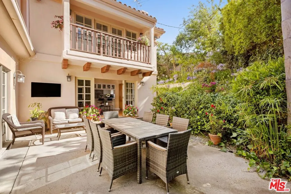 1717 Comstock Avenue Los Angeles, CA 90024