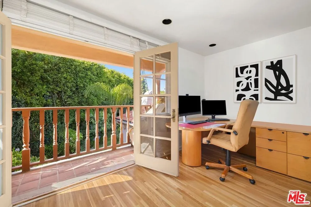 1717 Comstock Avenue Los Angeles, CA 90024