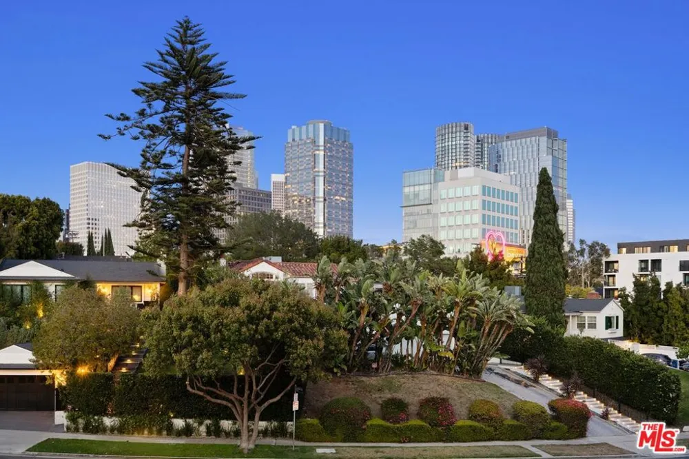 1717 Comstock Avenue Los Angeles, CA 90024