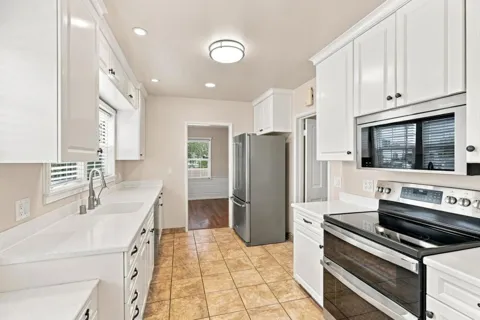 301 Lorimer Street