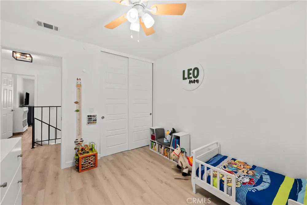 26914 Via Terraza Saugus, CA 91350