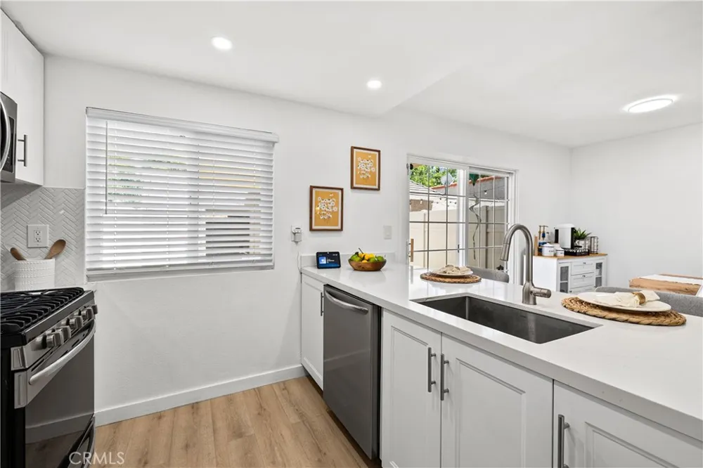 26914 Via Terraza Saugus, CA 91350