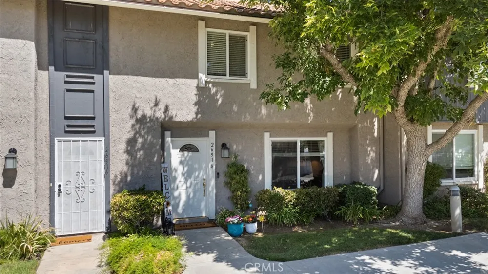 26914 Via Terraza Saugus, CA 91350