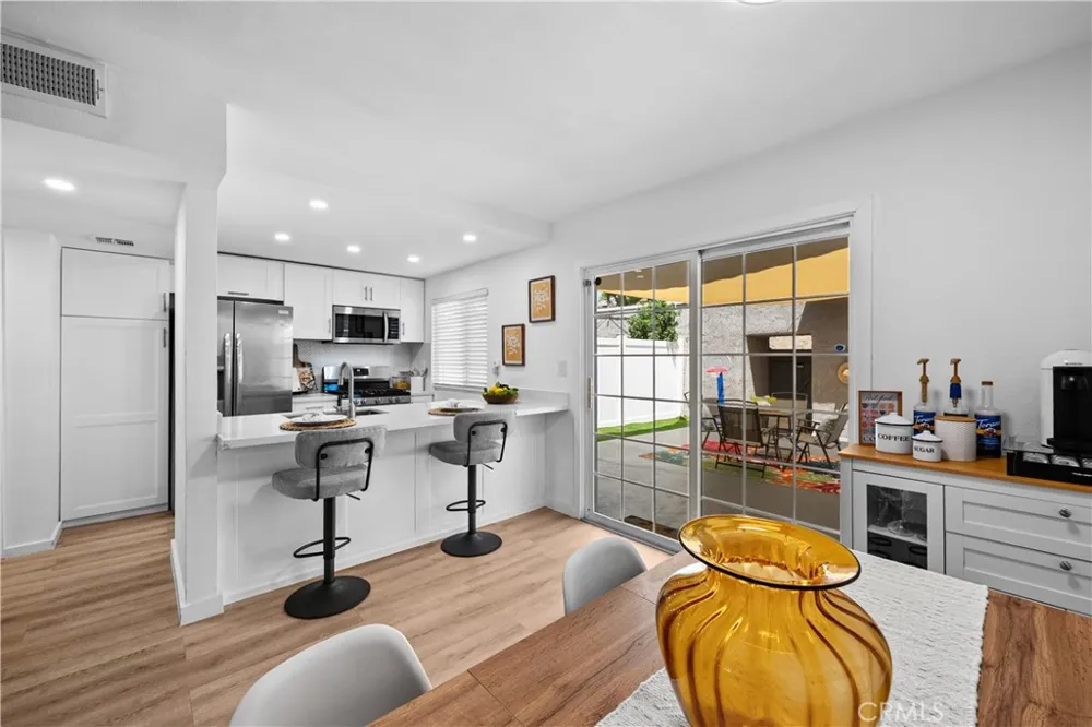 26914 Via Terraza Saugus, CA 91350