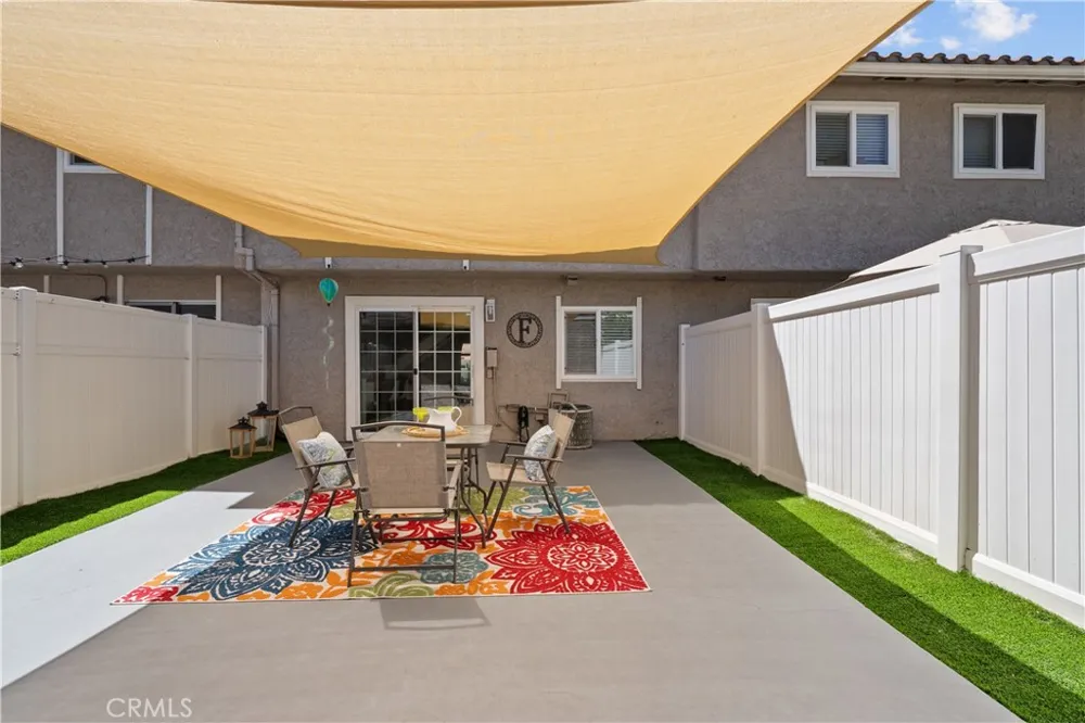 26914 Via Terraza Saugus, CA 91350