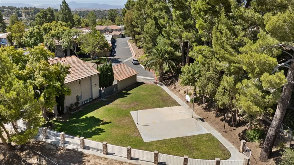 26914 Via Terraza Saugus, CA 91350