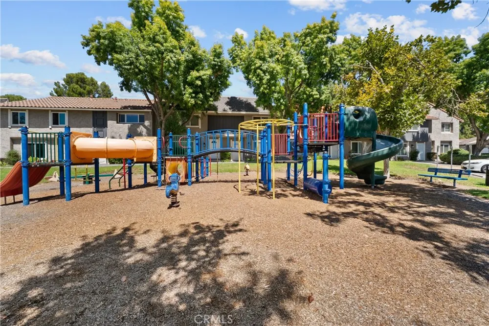 26914 Via Terraza Saugus, CA 91350
