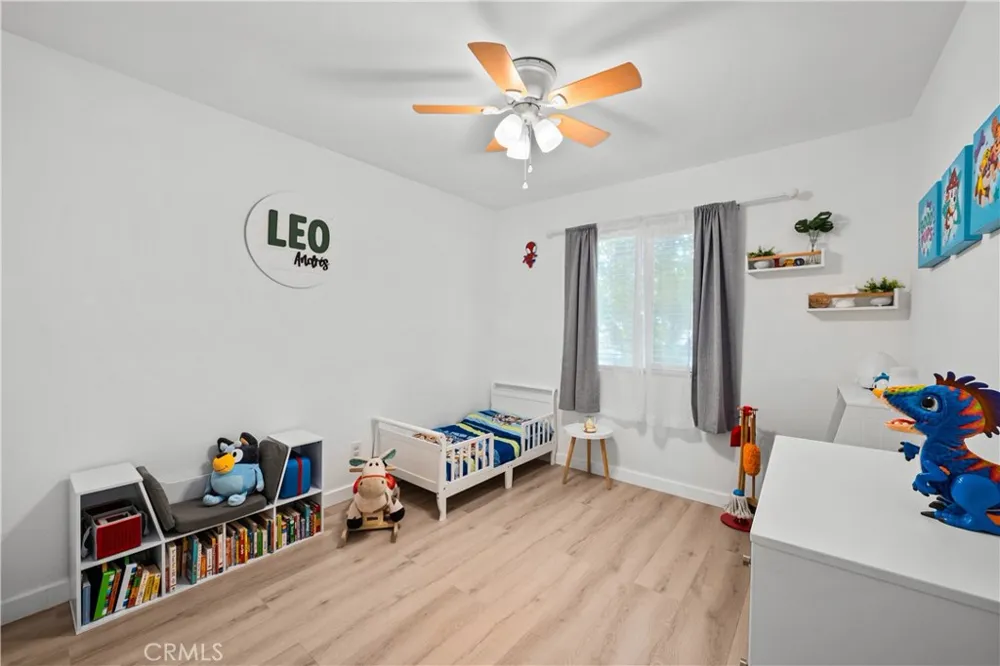 26914 Via Terraza Saugus, CA 91350